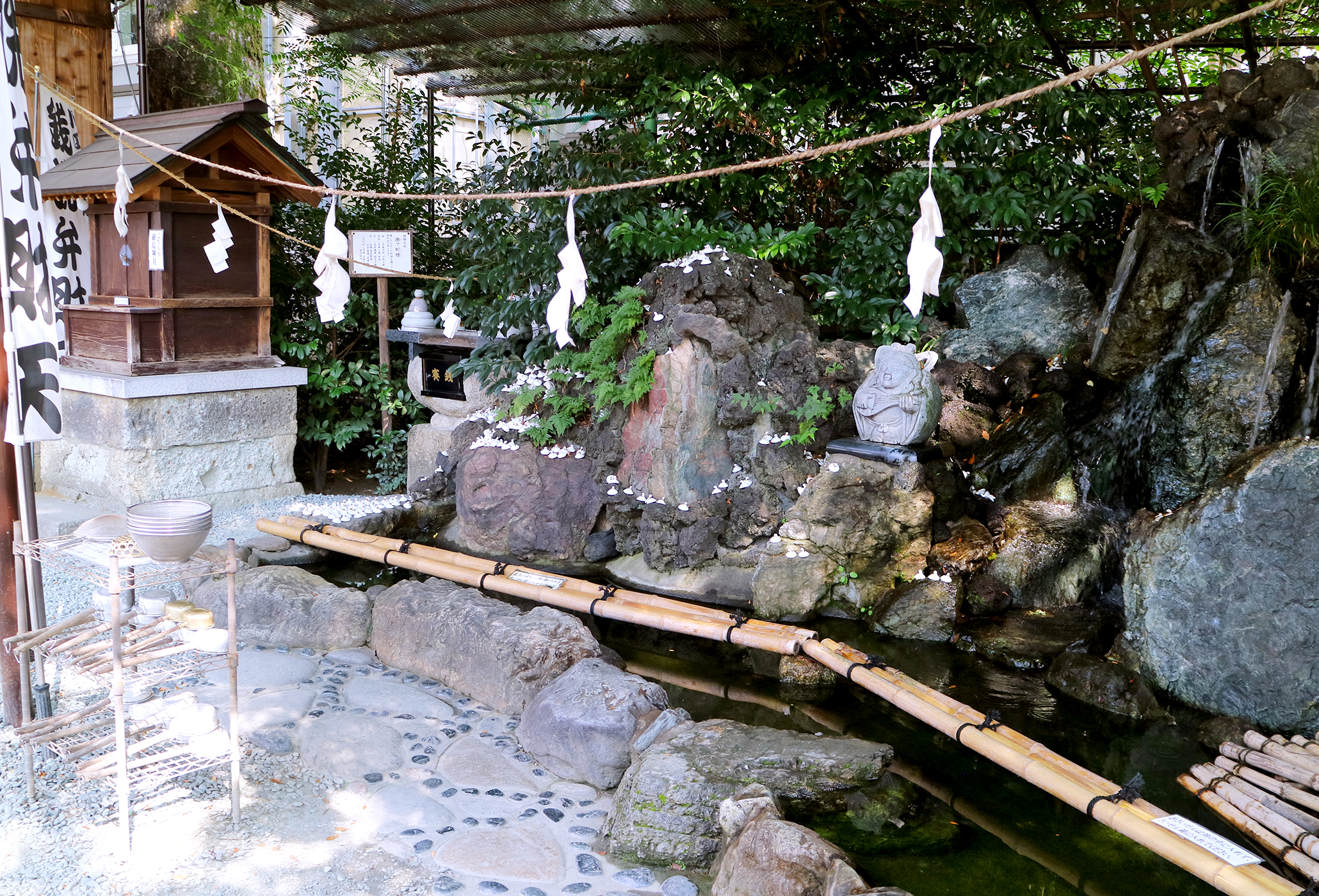 銭洗い弁財天全景