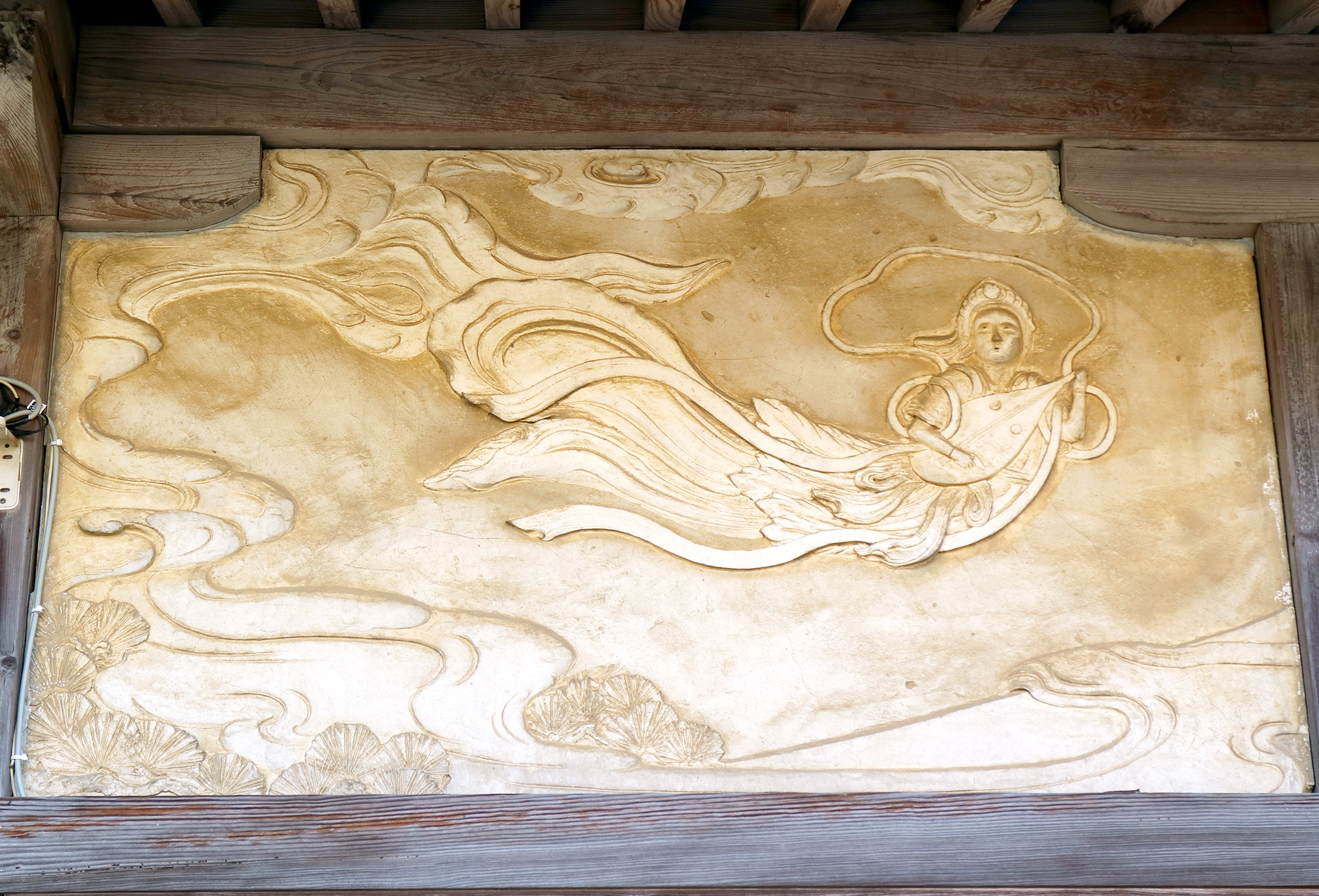 琵琶を奏でる弁財天