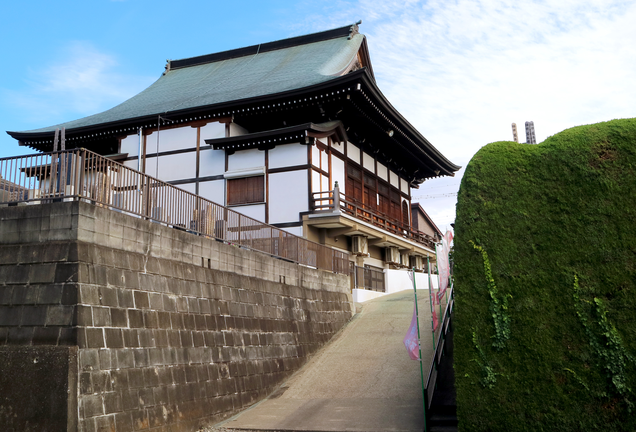 妙昌寺外観背面